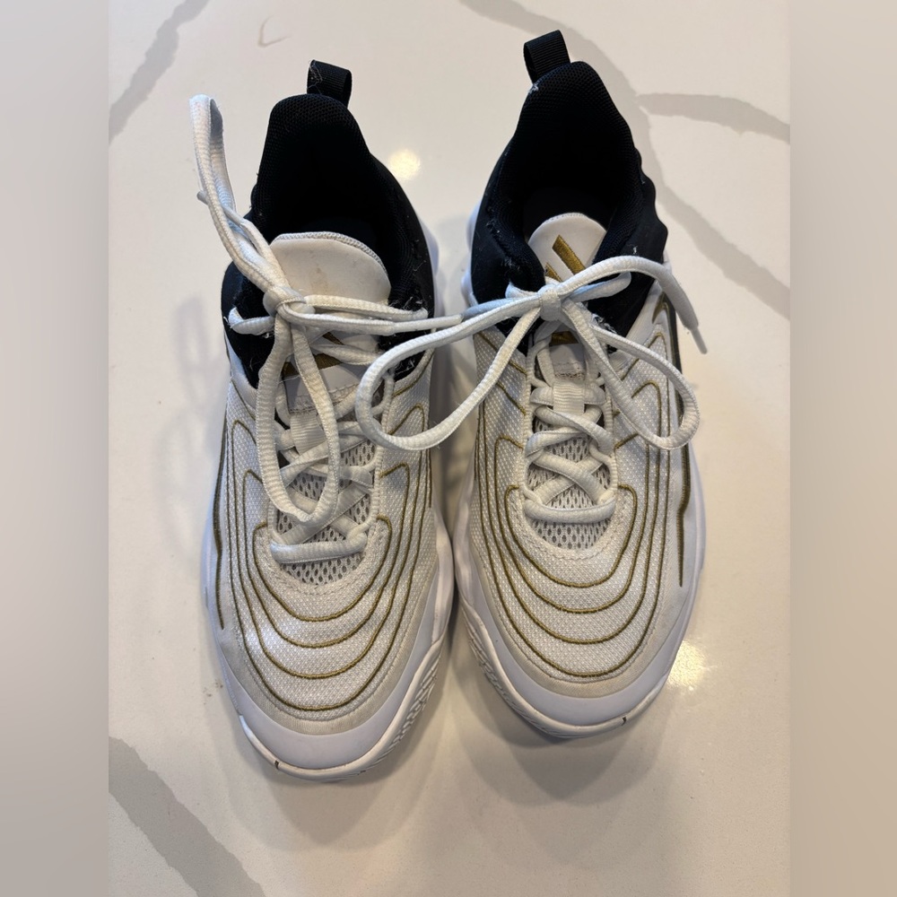 Nike Immortality White and Gold basketball sneakers